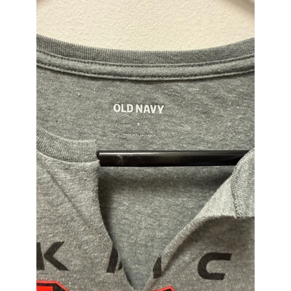 Men's Old Navy Pikachu Graphic Tee Standard S Gray Yellow - Picture 2 of 3